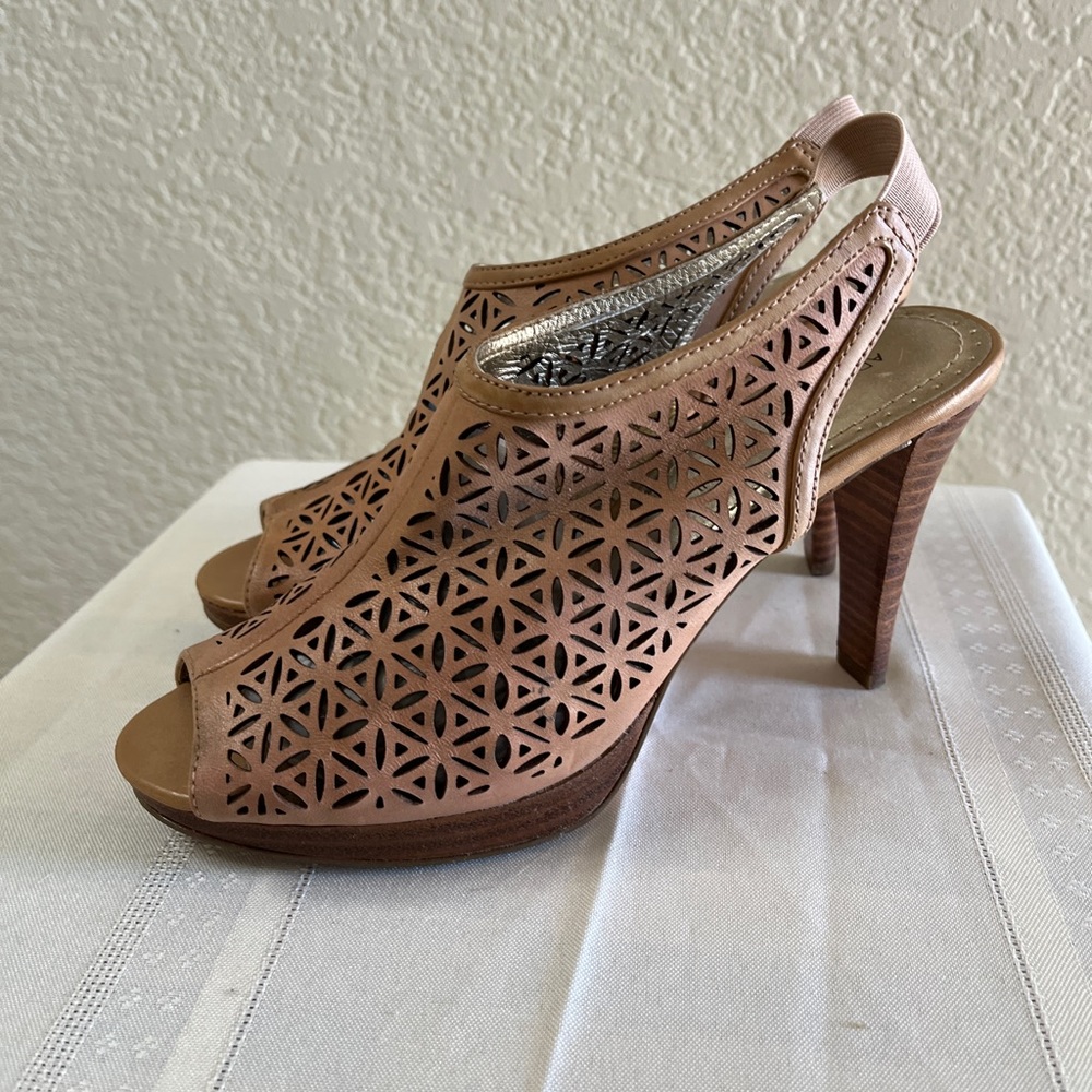 Adrienne Vittadini sandals with stacked heel